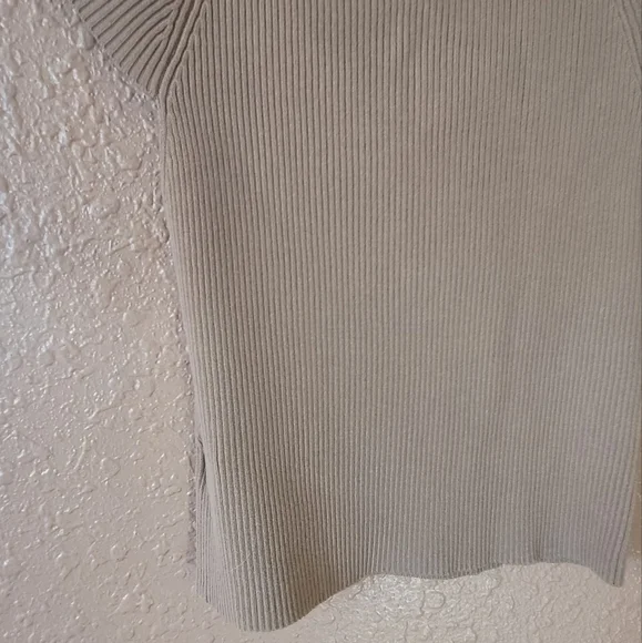 NEVER WORN! - Picture 3 of 7